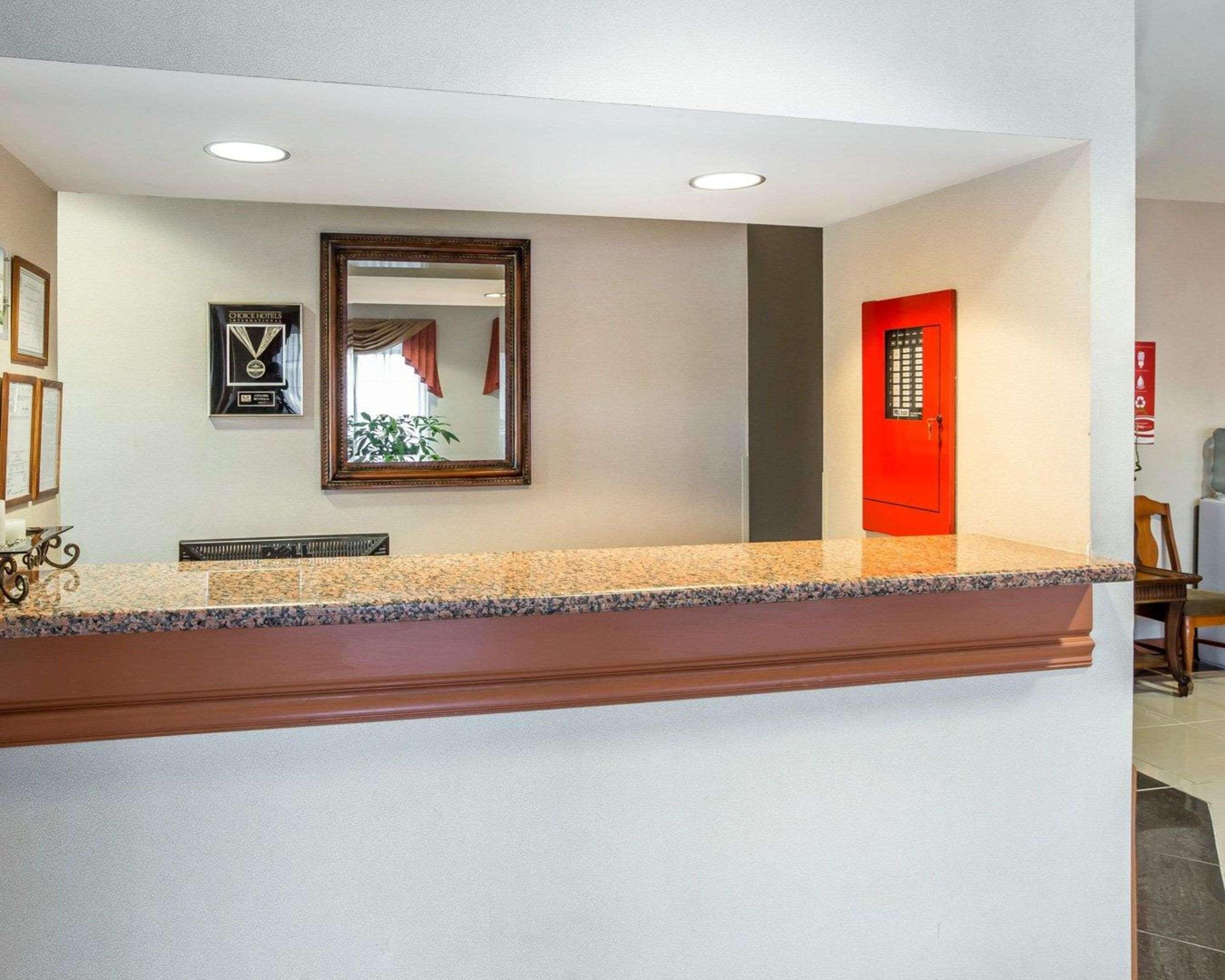 Econo Lodge Brunswick Extérieur photo